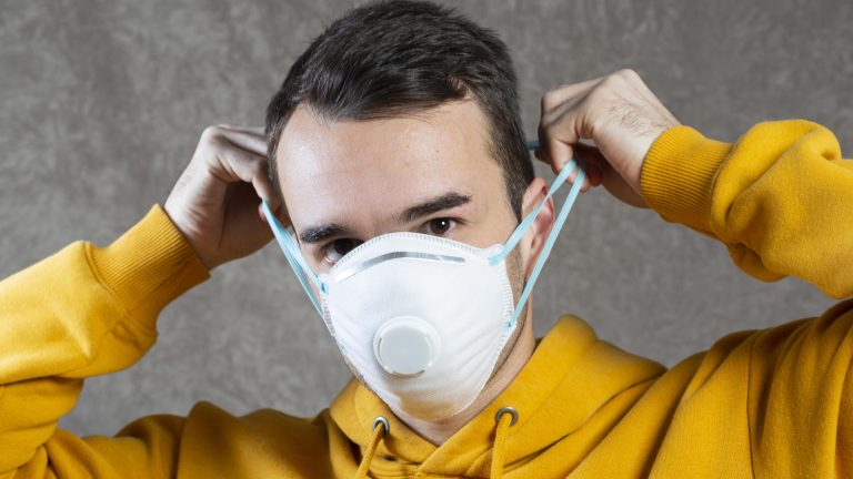 Masker & Respirator: Fungsi, Jenis, dan Pentingnya dalam Keselamatan Kerja